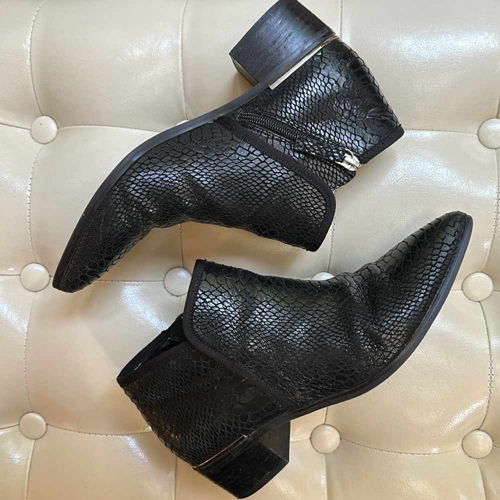 Nordstrom Treasue & Bond Black genuine leather Ankle Boots - Picture 4 of 10